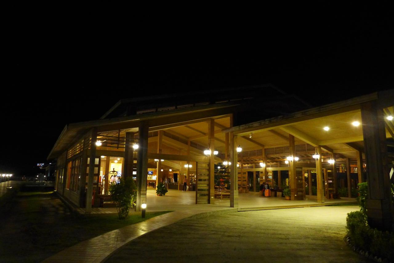 Island Paradise Resort Club Koror village Exterior foto